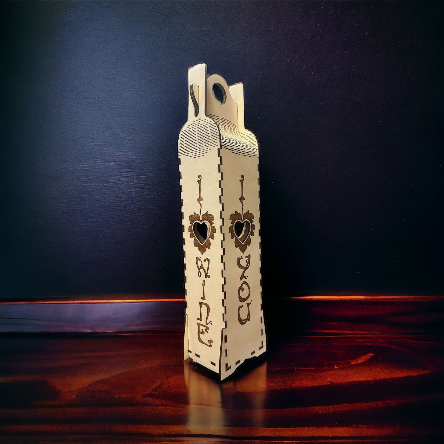 Wooden wine packaging with saying: "Happy New Year"