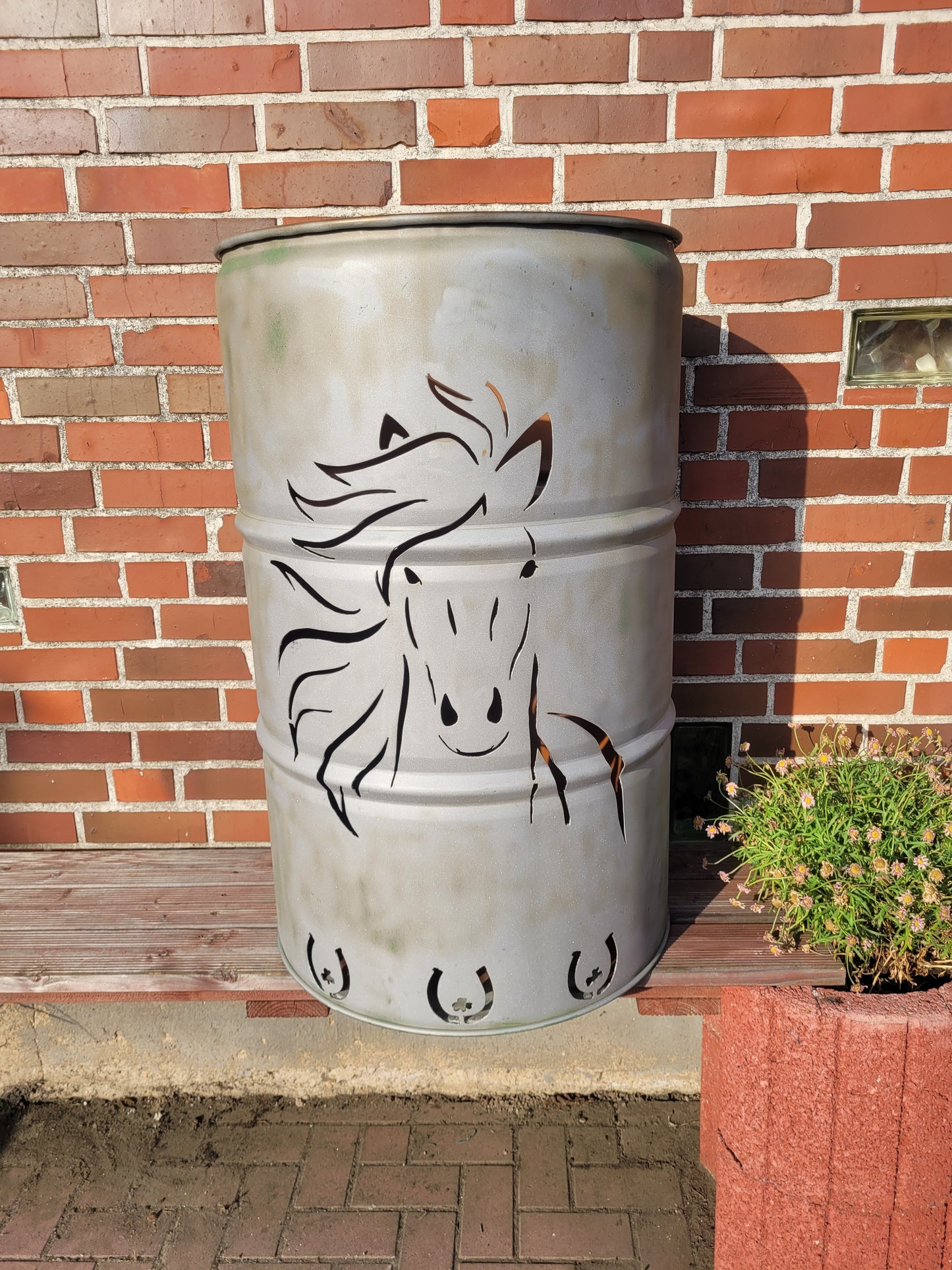 Feuertonne Pferd