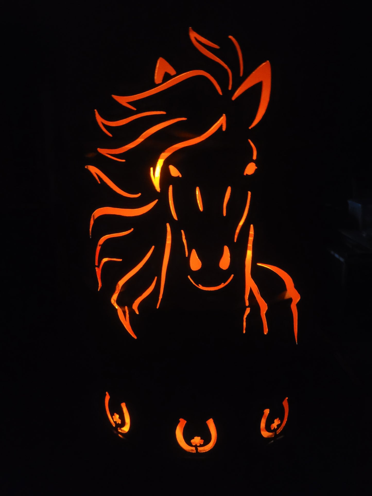 Feuertonne Pferd