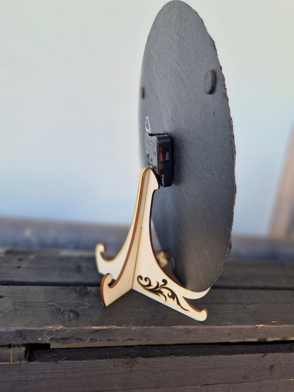 Schiefer Uhr "Alien"