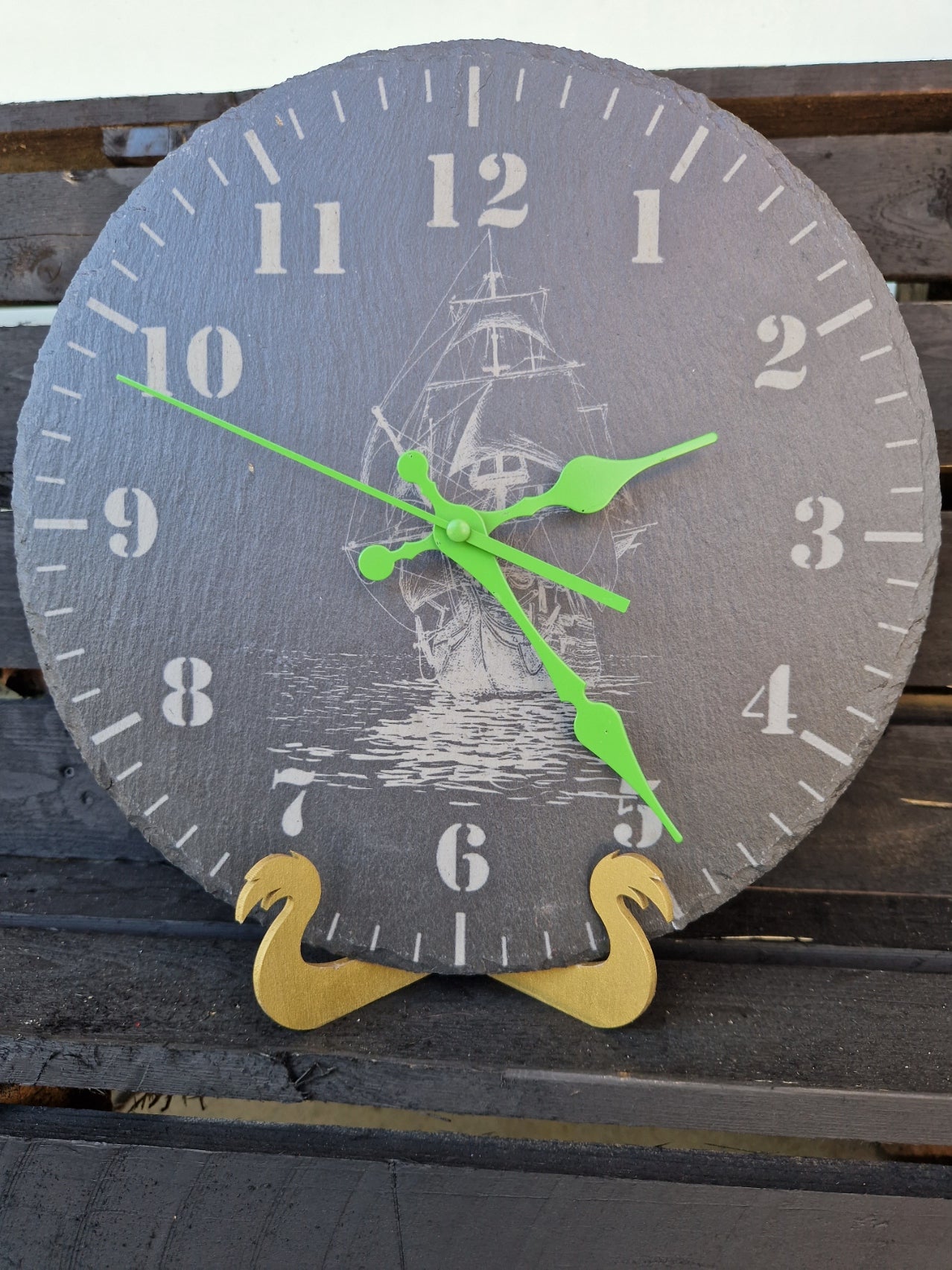Schiefer Uhr Segelschiff