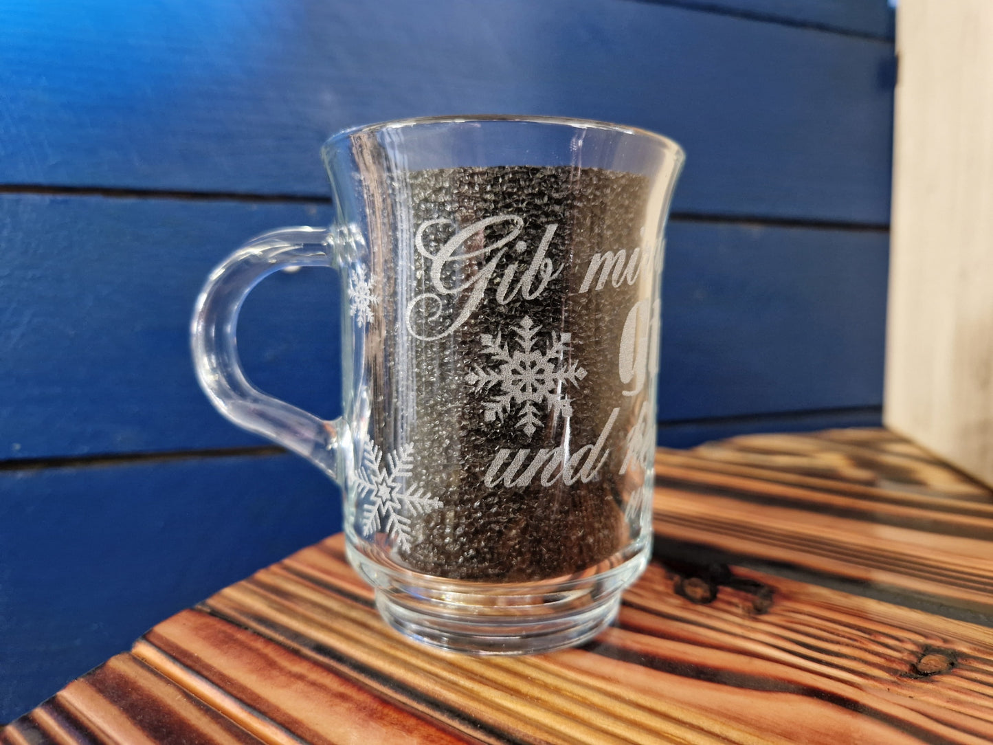 Glühweinglas mit Spruch"Gib mir nen Glühwein und keiner wird verletzt! "