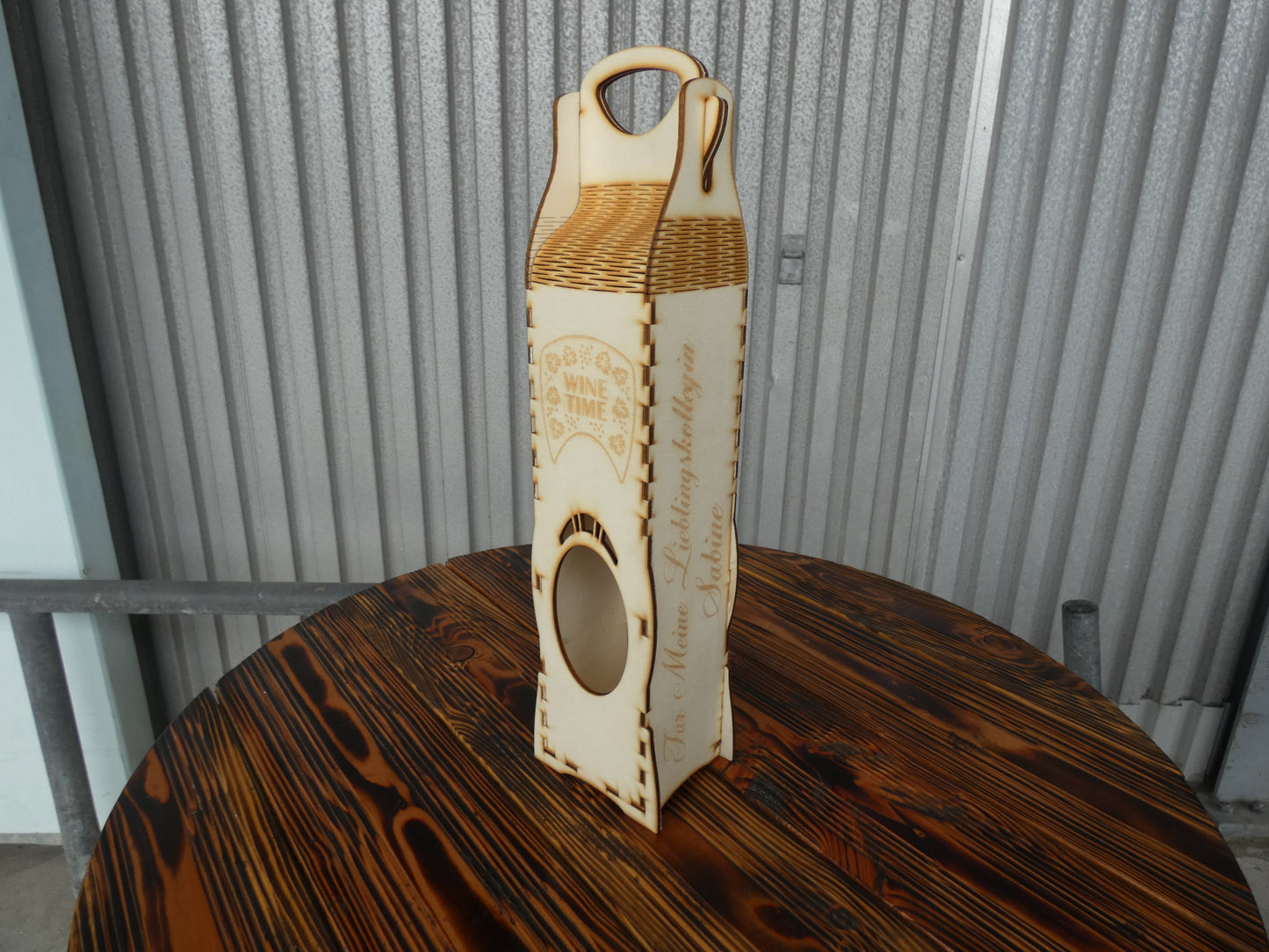 Weinverpackung aus Holz" mit Personalisierung "