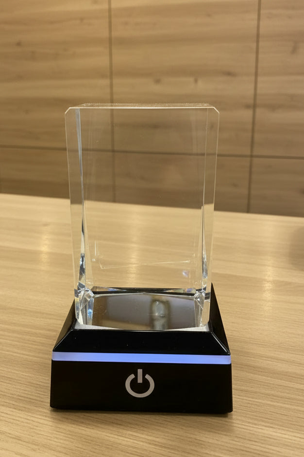 K9 Crystal "Bester Papa der Welt" – 3D Lasergravur mit LED Sockel