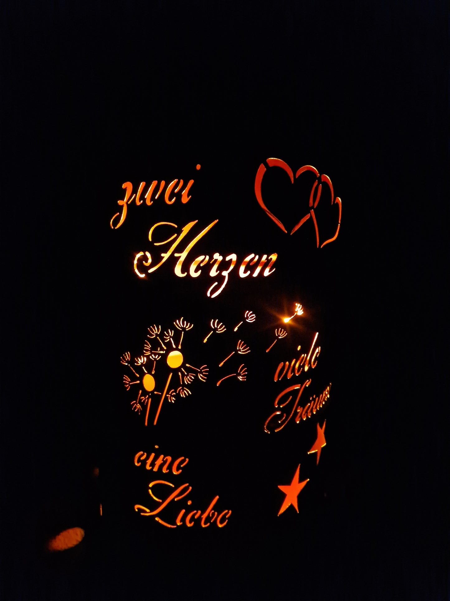 Feuertonne zwei Herzen, viele Träume, eine Liebe