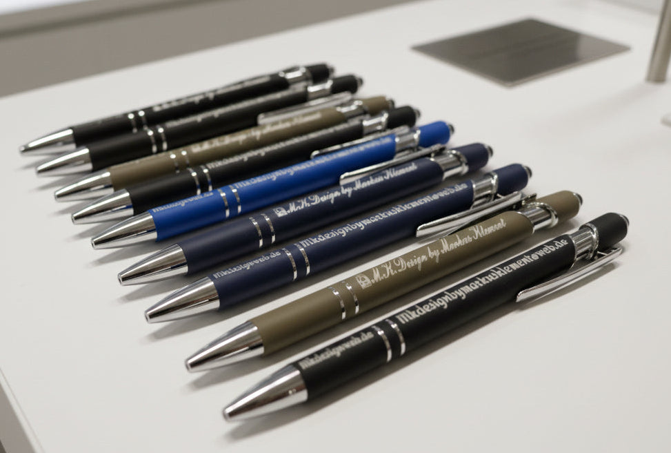 Personalisierte Stylus Kugelschreiber – 2-in-1 + Schwarze Seidentasche 50 Stück